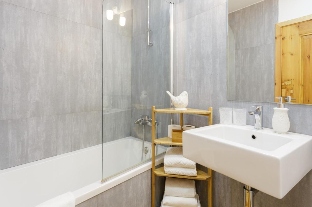 Amazing Rooftop Terrace With River And Historic City View 4 Bedrooms 4 Bathrooms Ac 19Th Century Building Chiado Lisboa المظهر الخارجي الصورة